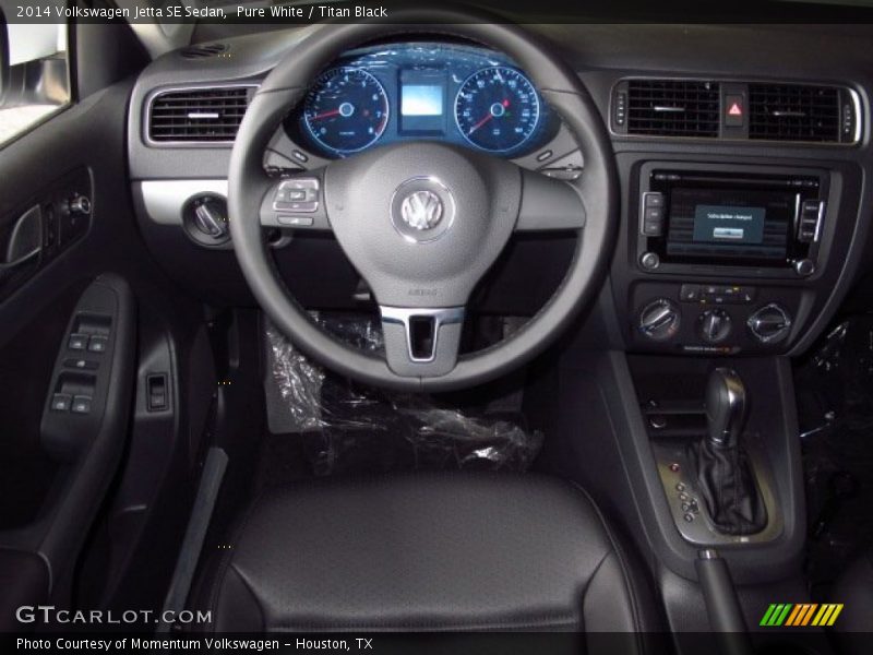 Pure White / Titan Black 2014 Volkswagen Jetta SE Sedan