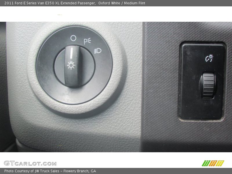 Oxford White / Medium Flint 2011 Ford E Series Van E350 XL Extended Passenger