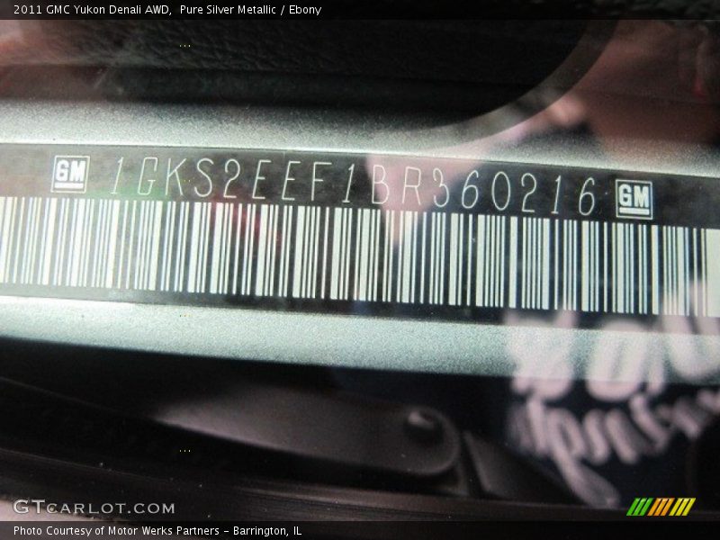 Pure Silver Metallic / Ebony 2011 GMC Yukon Denali AWD