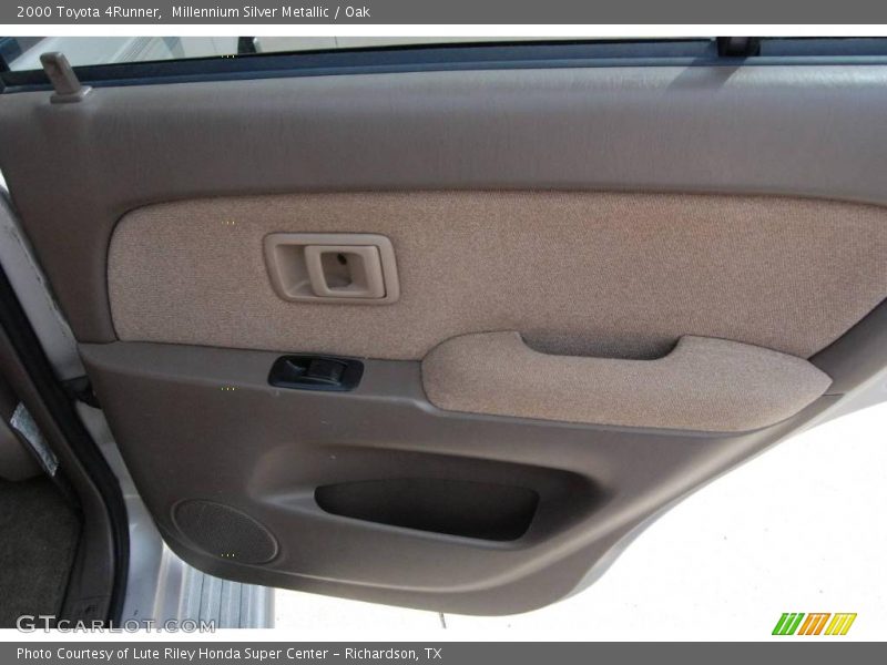 Millennium Silver Metallic / Oak 2000 Toyota 4Runner