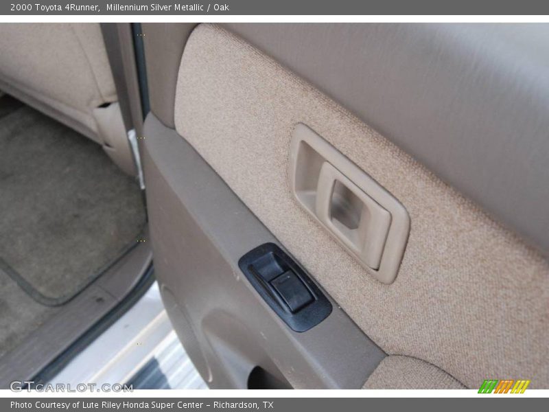 Millennium Silver Metallic / Oak 2000 Toyota 4Runner