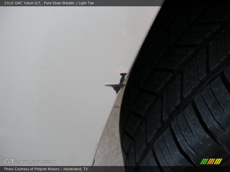 Pure Silver Metallic / Light Tan 2010 GMC Yukon SLT