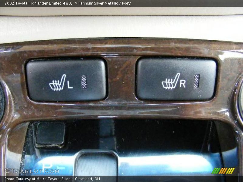 Millennium Silver Metallic / Ivory 2002 Toyota Highlander Limited 4WD