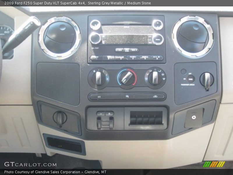 Sterling Grey Metallic / Medium Stone 2009 Ford F250 Super Duty XLT SuperCab 4x4