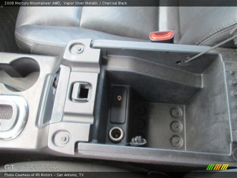 Vapor Silver Metallic / Charcoal Black 2008 Mercury Mountaineer AWD