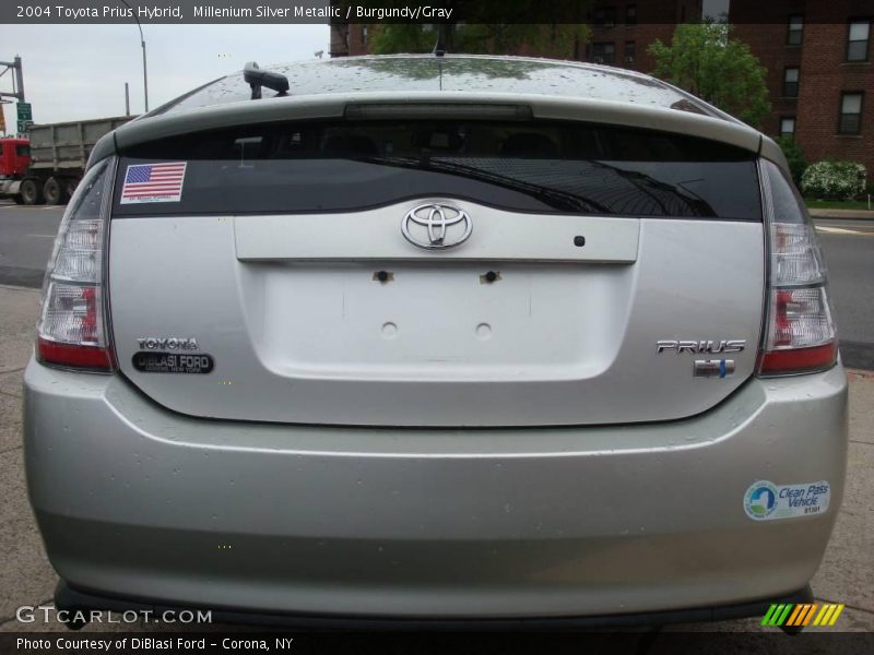 Millenium Silver Metallic / Burgundy/Gray 2004 Toyota Prius Hybrid