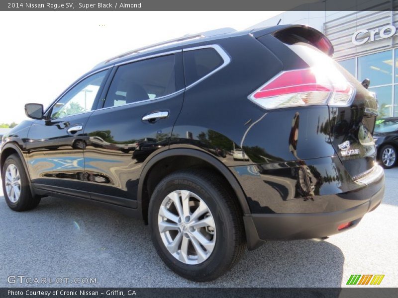 Super Black / Almond 2014 Nissan Rogue SV