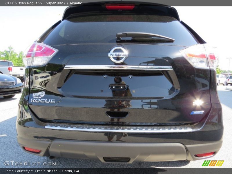 Super Black / Almond 2014 Nissan Rogue SV