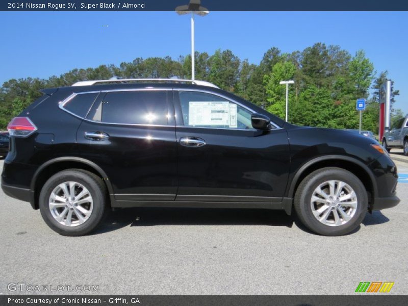Super Black / Almond 2014 Nissan Rogue SV