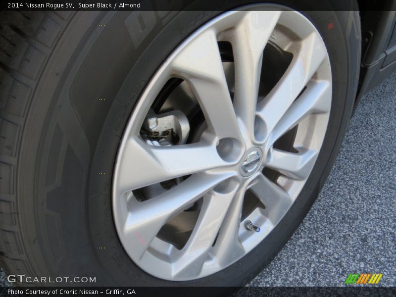 Super Black / Almond 2014 Nissan Rogue SV