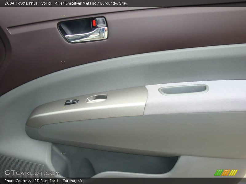 Millenium Silver Metallic / Burgundy/Gray 2004 Toyota Prius Hybrid
