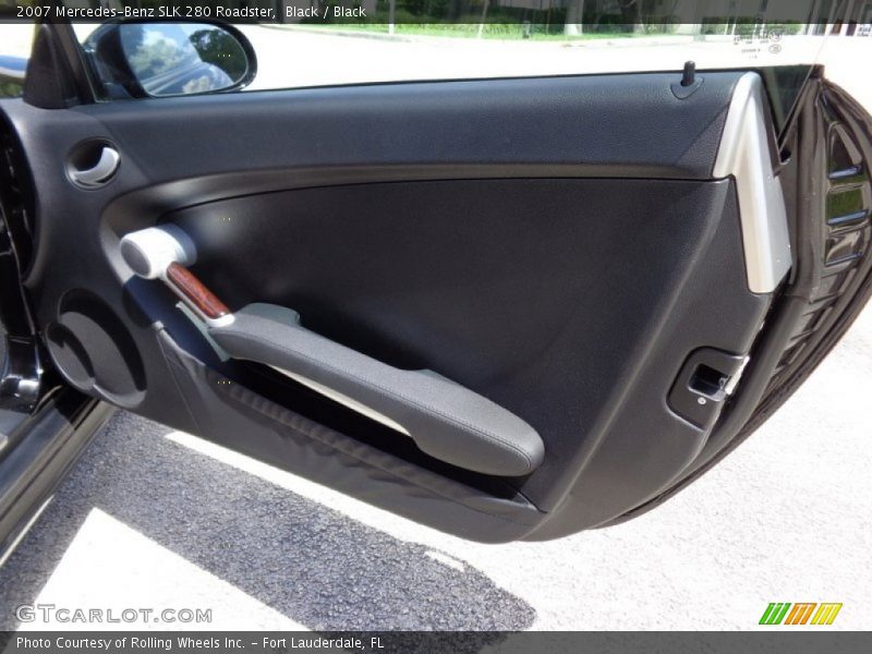 Door Panel of 2007 SLK 280 Roadster