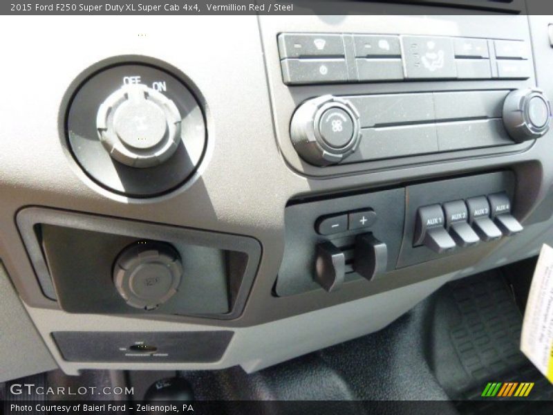 Controls of 2015 F250 Super Duty XL Super Cab 4x4