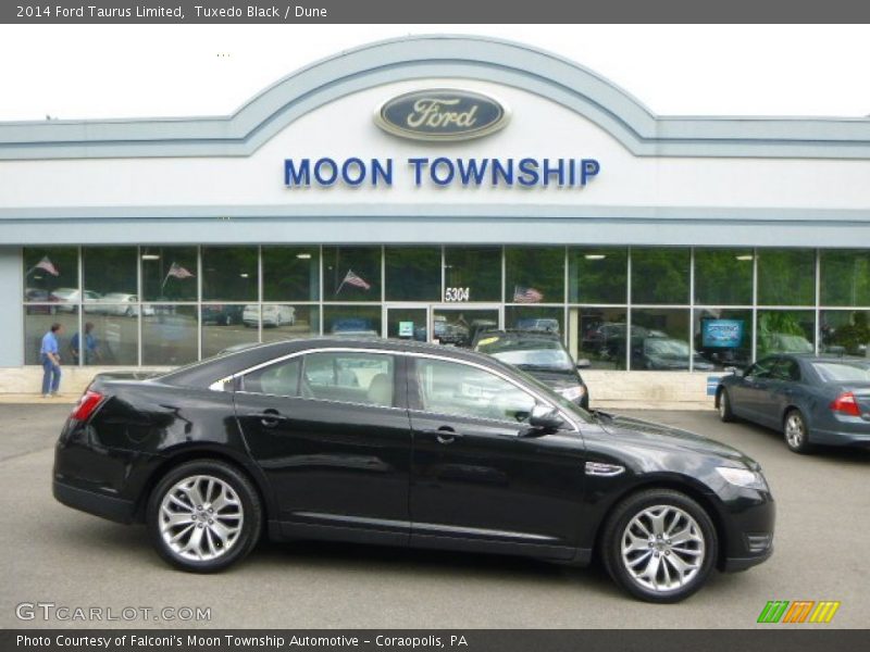 Tuxedo Black / Dune 2014 Ford Taurus Limited