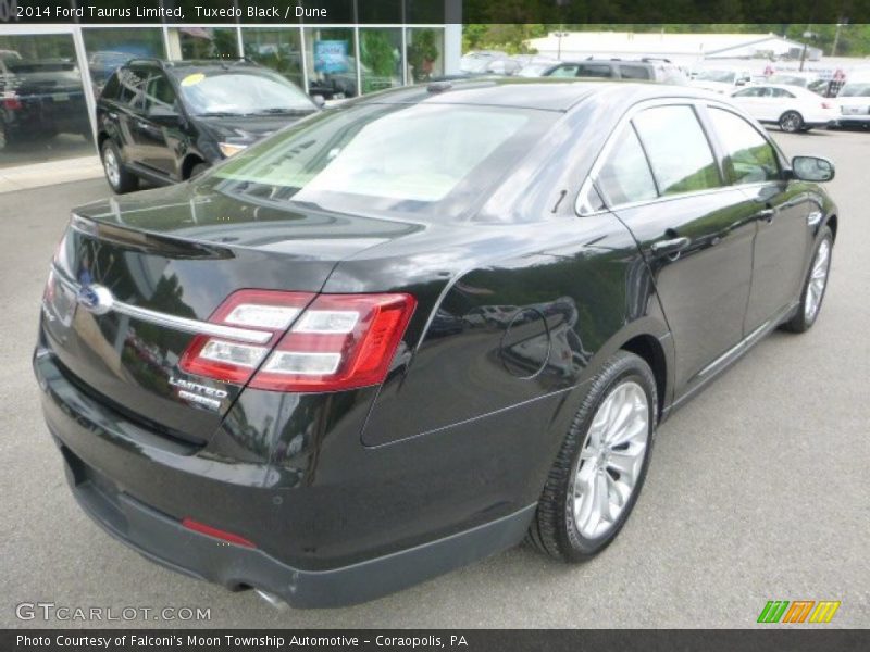 Tuxedo Black / Dune 2014 Ford Taurus Limited
