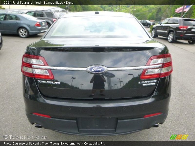 Tuxedo Black / Dune 2014 Ford Taurus Limited