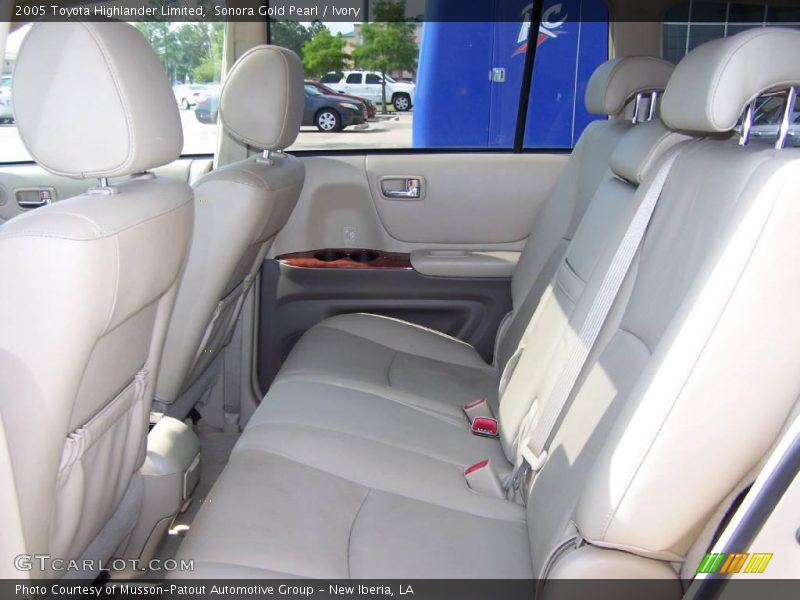 Sonora Gold Pearl / Ivory 2005 Toyota Highlander Limited