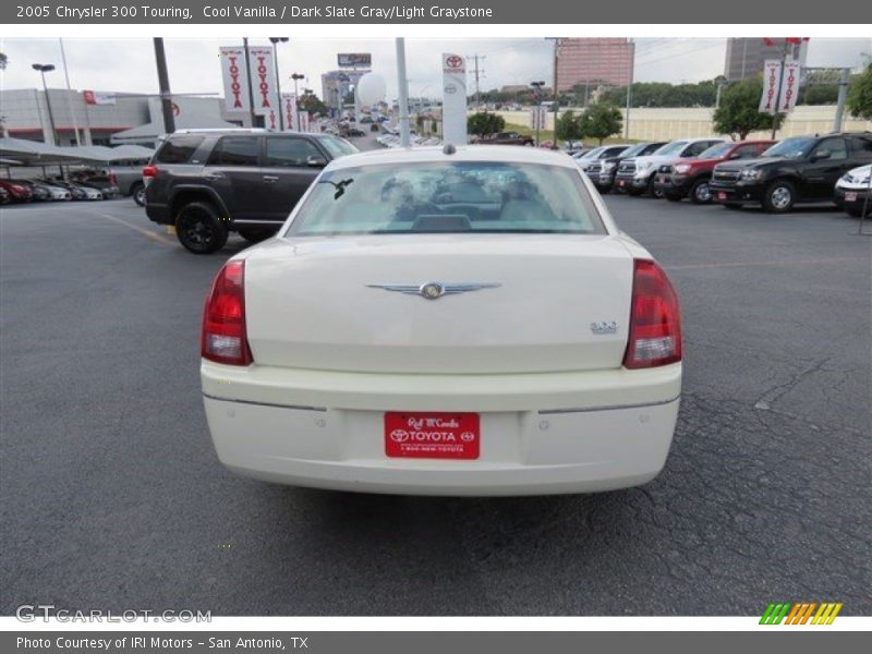 Cool Vanilla / Dark Slate Gray/Light Graystone 2005 Chrysler 300 Touring