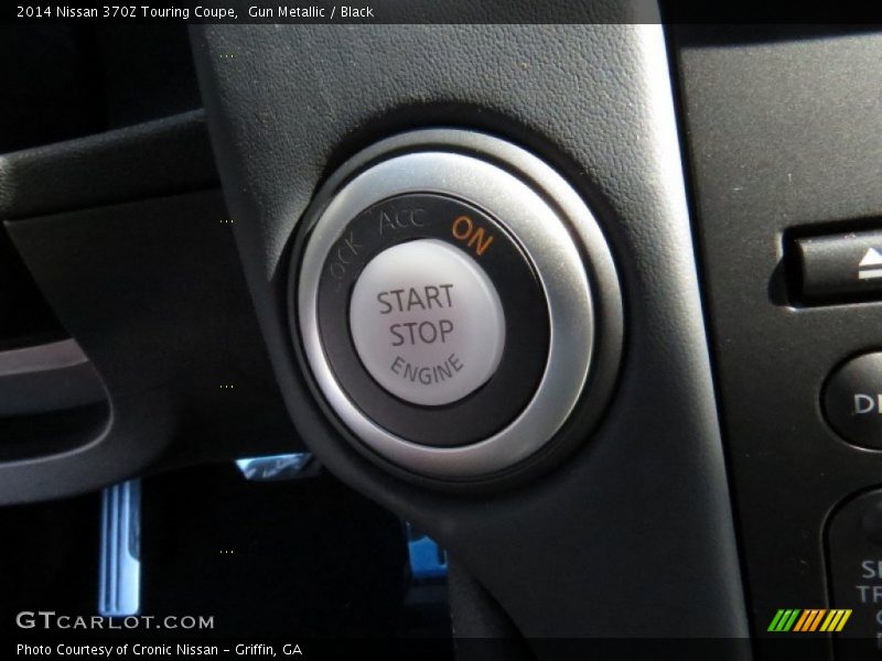 Controls of 2014 370Z Touring Coupe