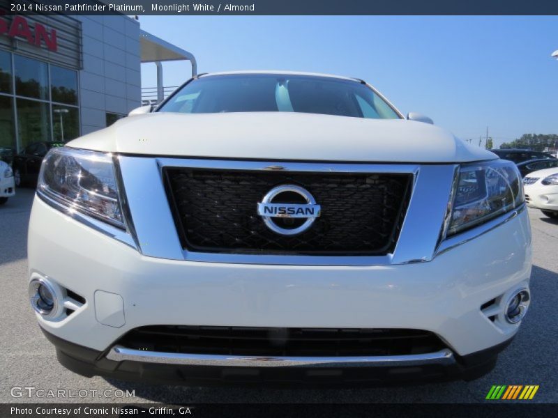 Moonlight White / Almond 2014 Nissan Pathfinder Platinum