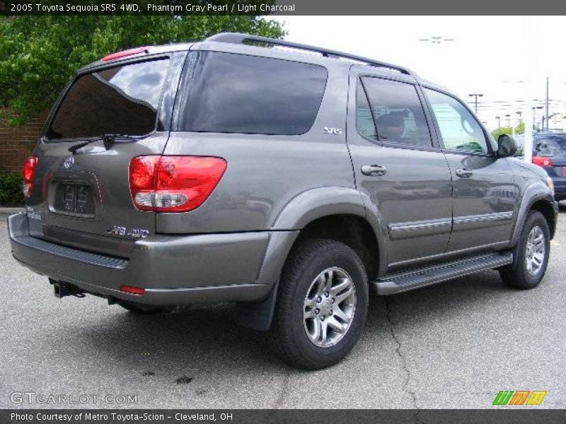 Phantom Gray Pearl / Light Charcoal 2005 Toyota Sequoia SR5 4WD