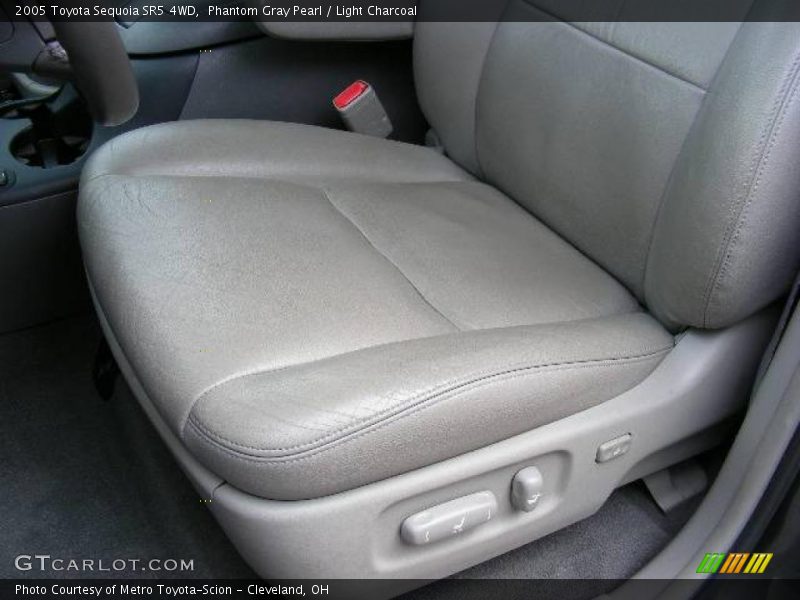 Phantom Gray Pearl / Light Charcoal 2005 Toyota Sequoia SR5 4WD
