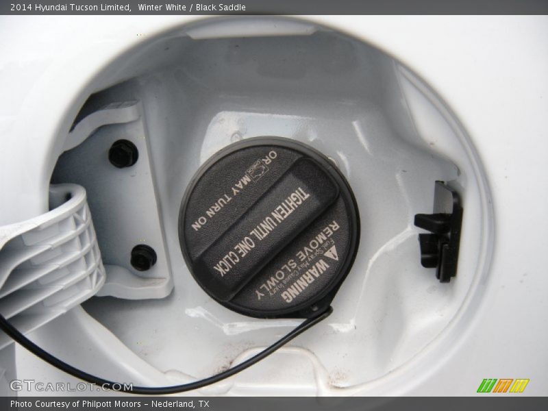 Winter White / Black Saddle 2014 Hyundai Tucson Limited