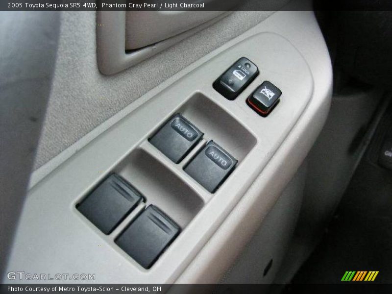 Phantom Gray Pearl / Light Charcoal 2005 Toyota Sequoia SR5 4WD