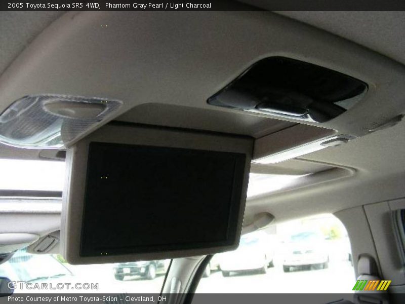 Phantom Gray Pearl / Light Charcoal 2005 Toyota Sequoia SR5 4WD