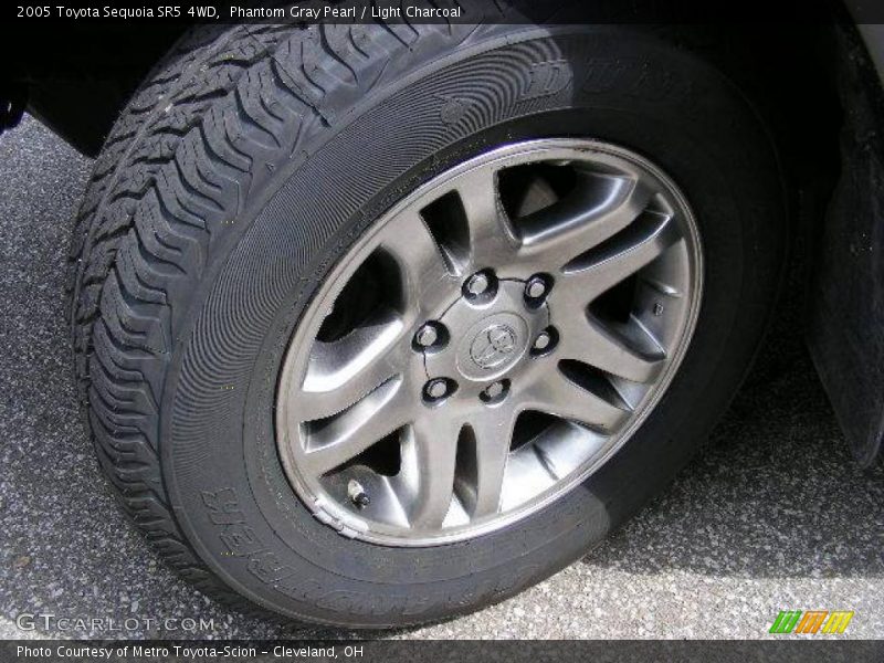 Phantom Gray Pearl / Light Charcoal 2005 Toyota Sequoia SR5 4WD