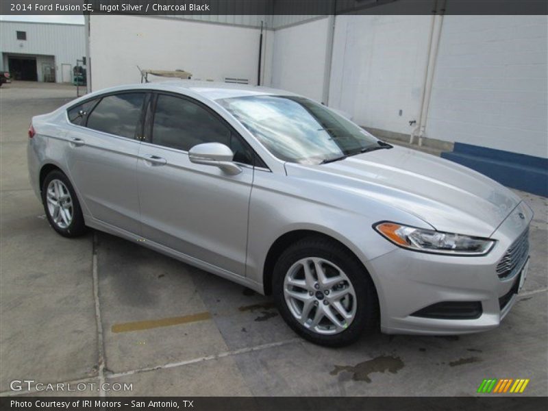 Ingot Silver / Charcoal Black 2014 Ford Fusion SE