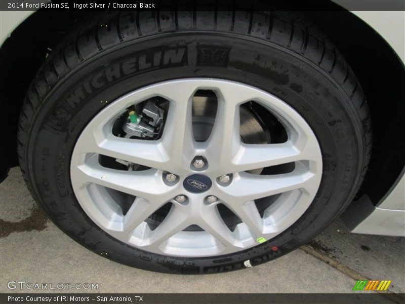 Ingot Silver / Charcoal Black 2014 Ford Fusion SE