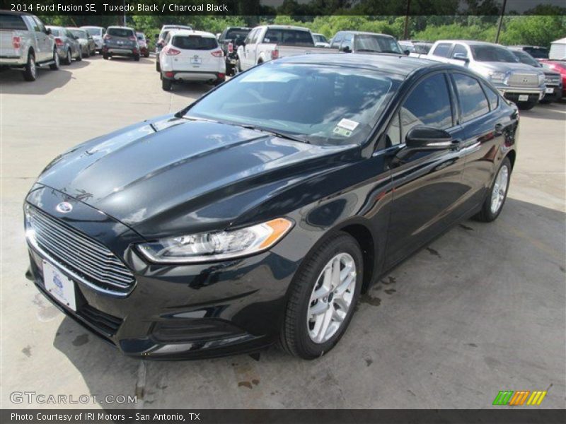 Tuxedo Black / Charcoal Black 2014 Ford Fusion SE