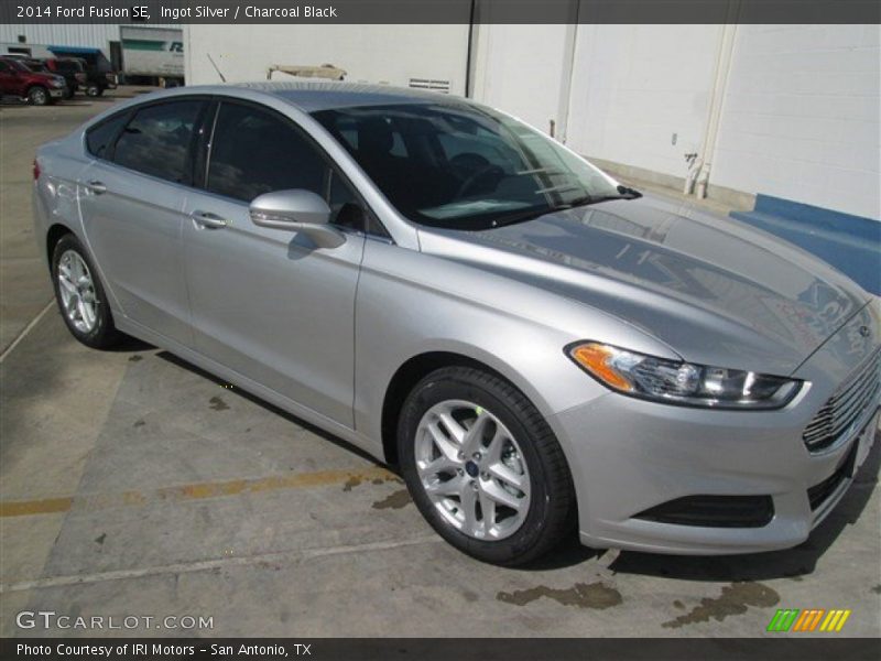 Ingot Silver / Charcoal Black 2014 Ford Fusion SE