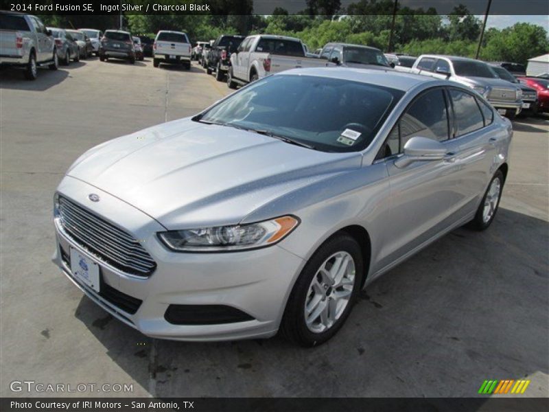 Ingot Silver / Charcoal Black 2014 Ford Fusion SE