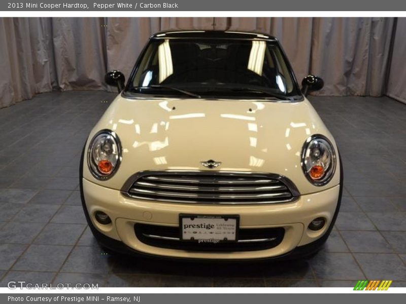 Pepper White / Carbon Black 2013 Mini Cooper Hardtop