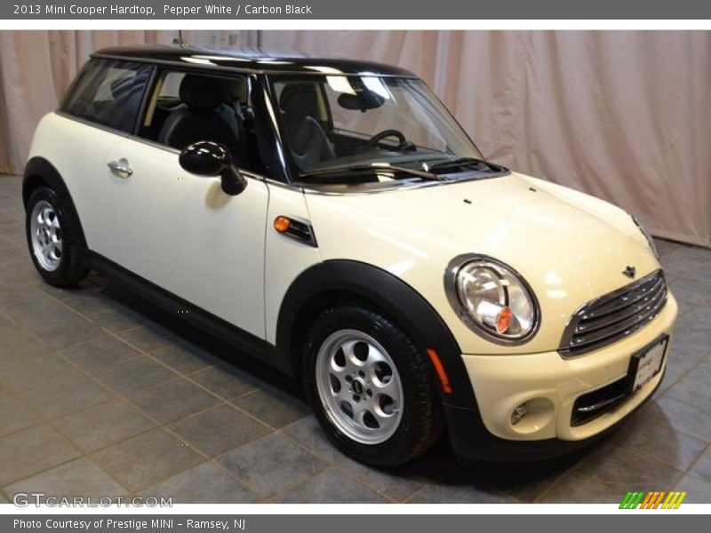 Pepper White / Carbon Black 2013 Mini Cooper Hardtop