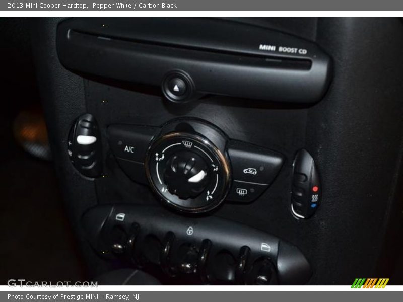 Pepper White / Carbon Black 2013 Mini Cooper Hardtop