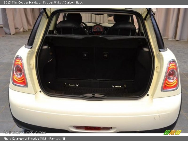 Pepper White / Carbon Black 2013 Mini Cooper Hardtop