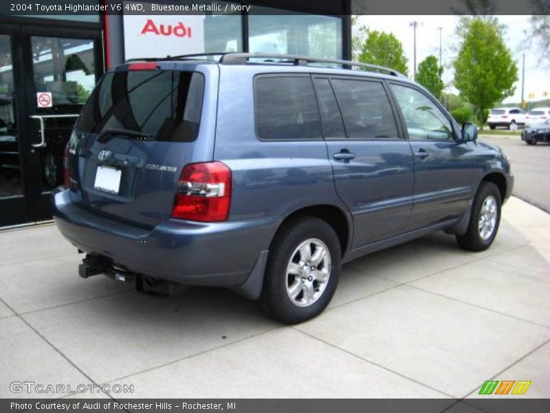 Bluestone Metallic / Ivory 2004 Toyota Highlander V6 4WD