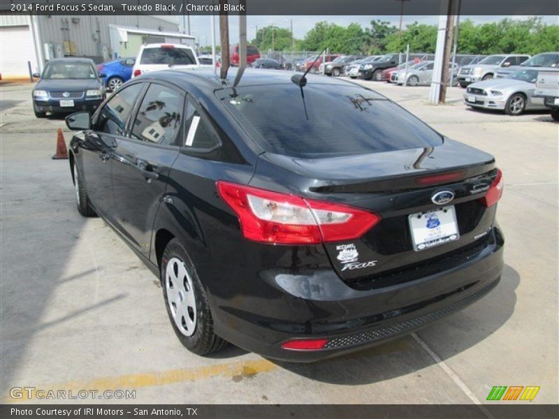 Tuxedo Black / Charcoal Black 2014 Ford Focus S Sedan