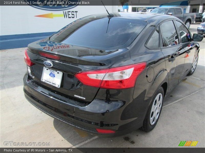 Tuxedo Black / Charcoal Black 2014 Ford Focus S Sedan