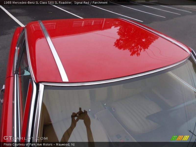 Signal Red / Parchment 1988 Mercedes-Benz SL Class 560 SL Roadster