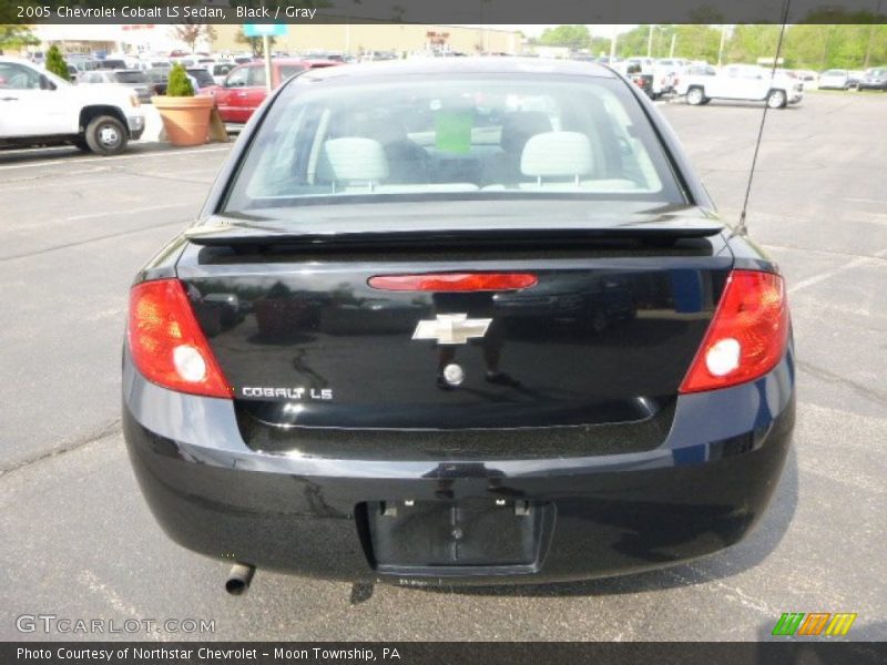 Black / Gray 2005 Chevrolet Cobalt LS Sedan