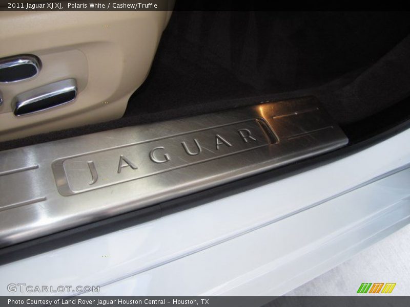 Polaris White / Cashew/Truffle 2011 Jaguar XJ XJ