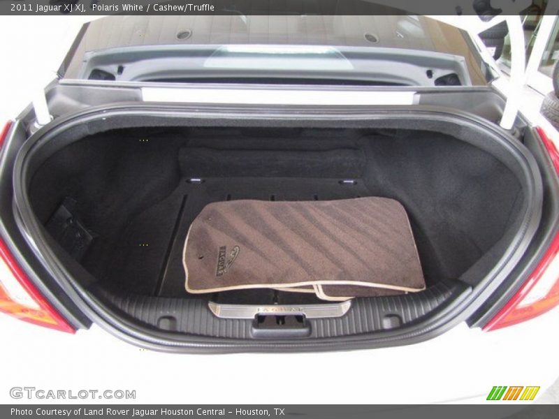 Polaris White / Cashew/Truffle 2011 Jaguar XJ XJ