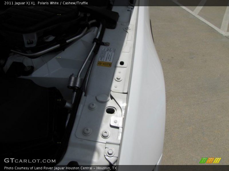 Polaris White / Cashew/Truffle 2011 Jaguar XJ XJ