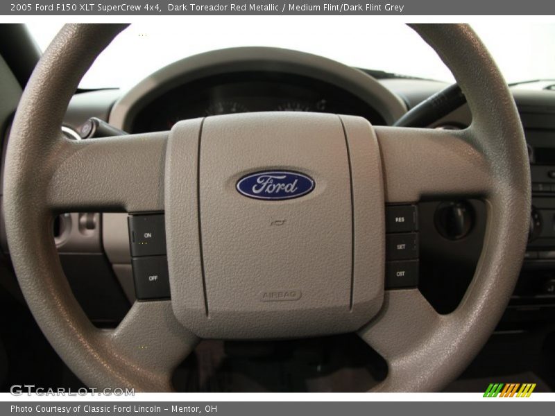 Dark Toreador Red Metallic / Medium Flint/Dark Flint Grey 2005 Ford F150 XLT SuperCrew 4x4