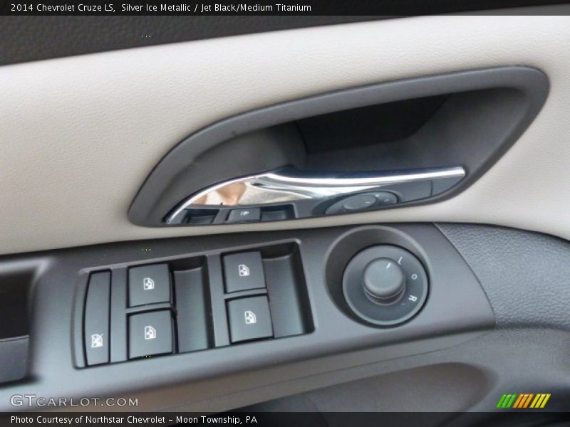Silver Ice Metallic / Jet Black/Medium Titanium 2014 Chevrolet Cruze LS