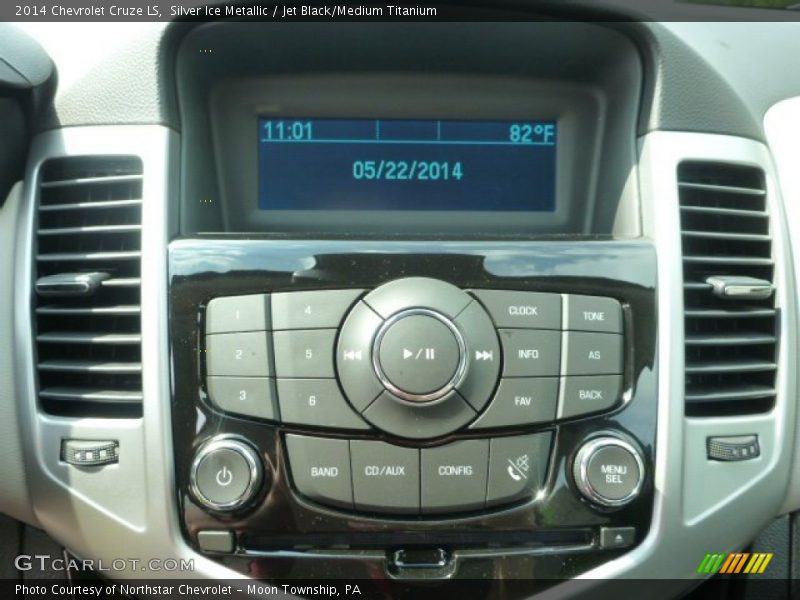 Silver Ice Metallic / Jet Black/Medium Titanium 2014 Chevrolet Cruze LS